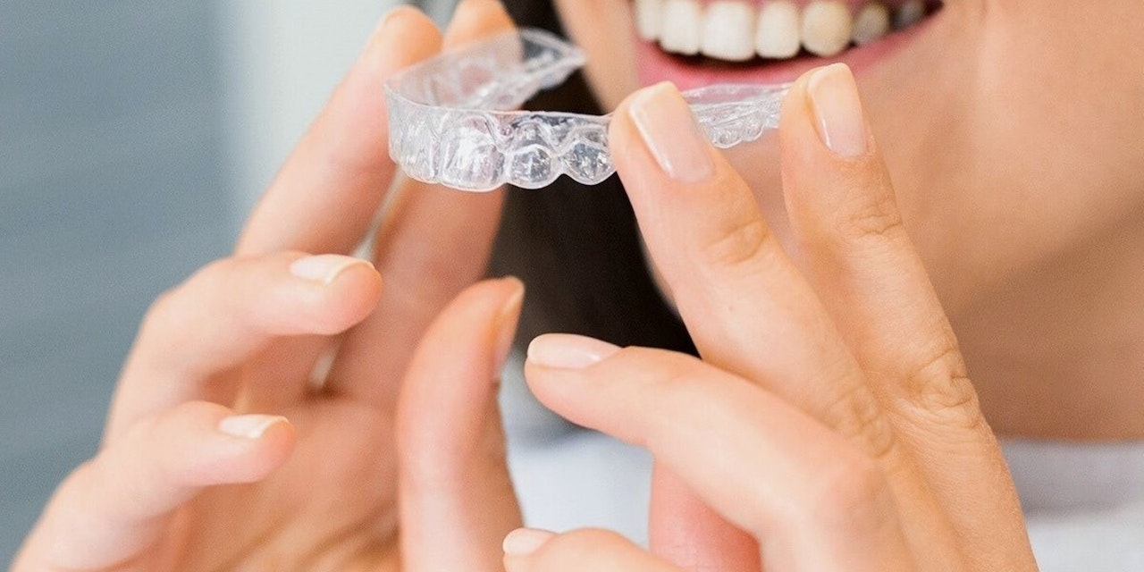 İnvisalign Şeffaf Plak Uygulaması Nasıl Yapılır?